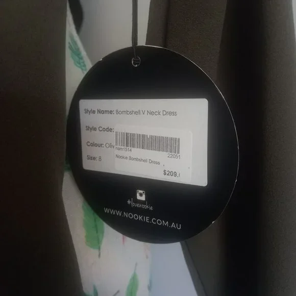 🥳HOST PICK🥳Nookie olive green bombshell plunge v neck body con midi dress (8) - Picture 5 of 9